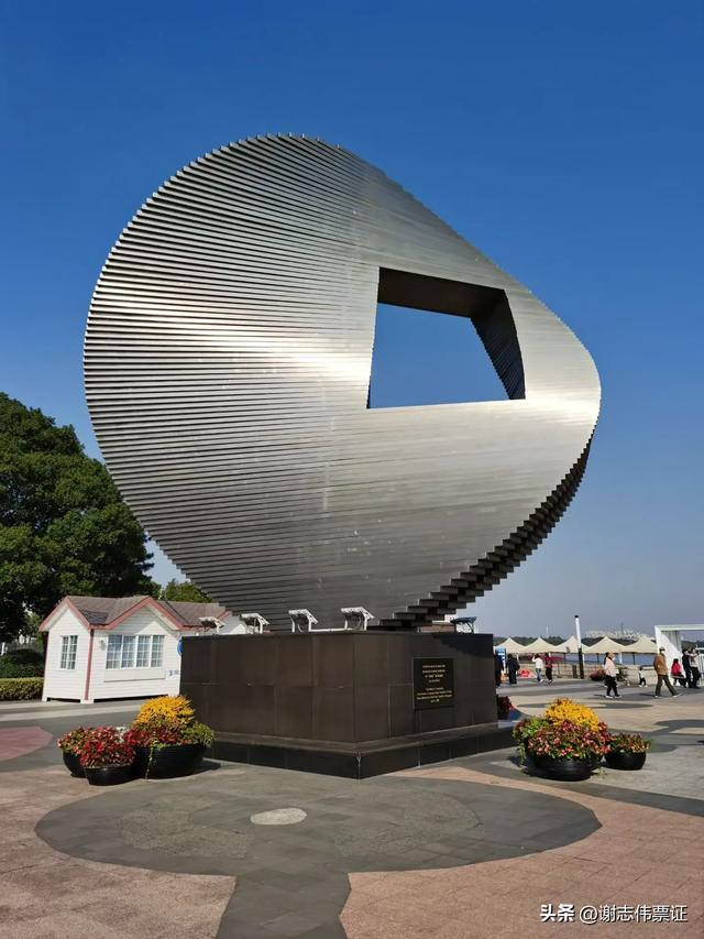 借会见邻居之机，再游金鸡湖