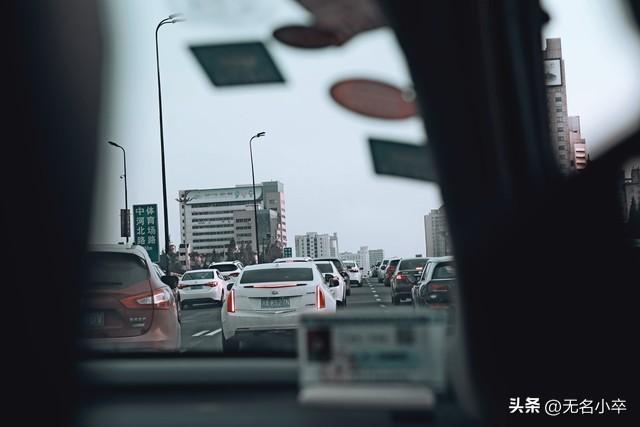 国庆假期旅游，为什么我们明明知道会堵，但还是会选择出发？