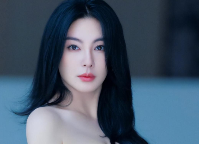 善恶终有报！陪睡仅开胃菜，张雨绮再迎两大噩耗	，被“资本	”抛弃