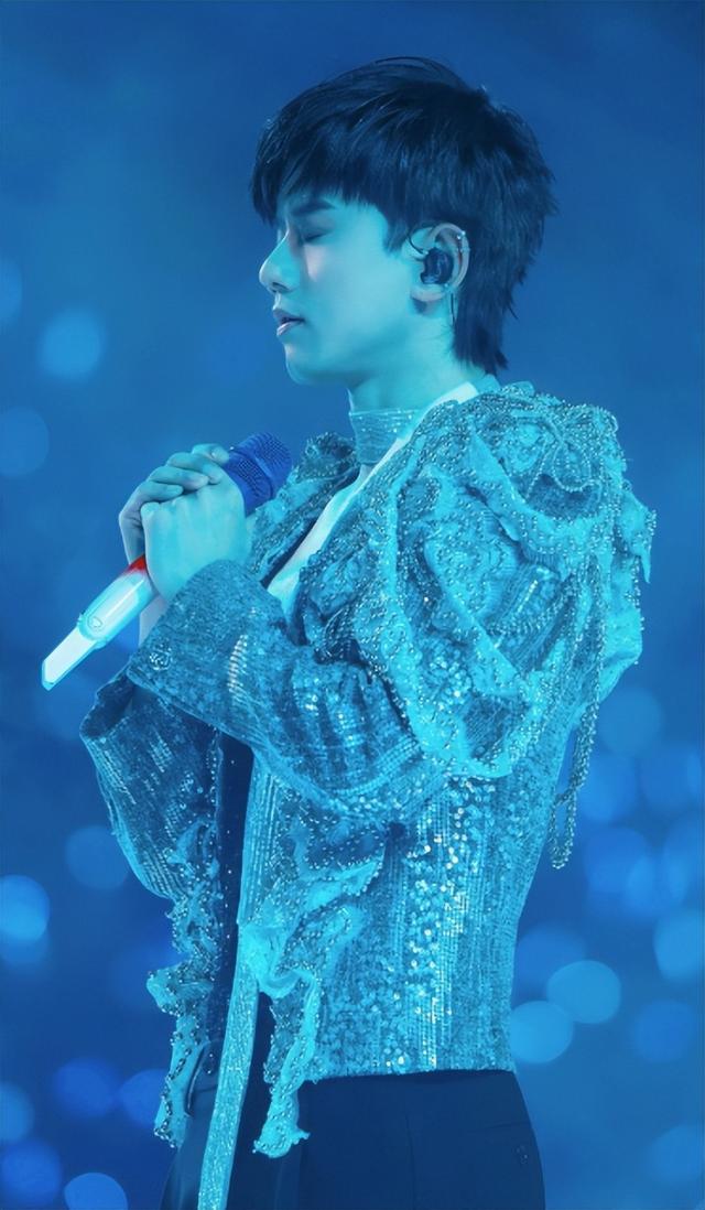 央媒发文，高调官宣42岁张杰喜讯，全网恭喜，终于等到这一天