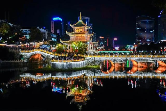 淡季来封神的地方，本地人清空收藏夹的的玩乐清单就看这篇了