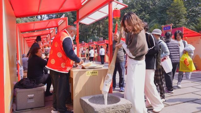 新春末尾峨眉盛景：紫禁城年俗邂逅非遗美食，MR科技添彩