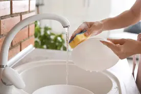 洗洁精残留有害且致癌，真那么可怕？洗几遍才能干净？图片