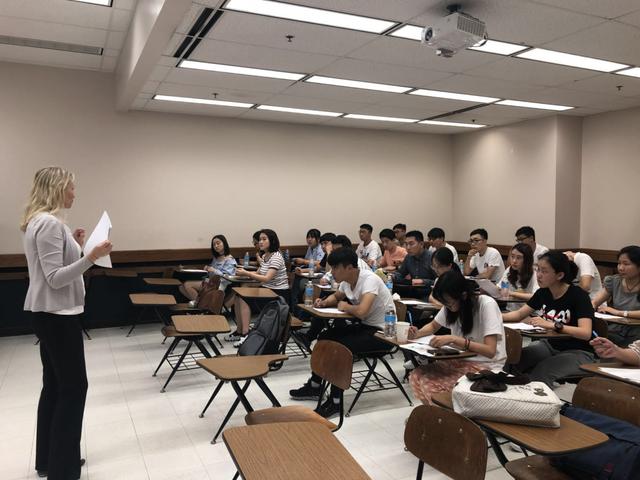 不是反对读大学！30岁女富豪谈AI时代大学核心价值