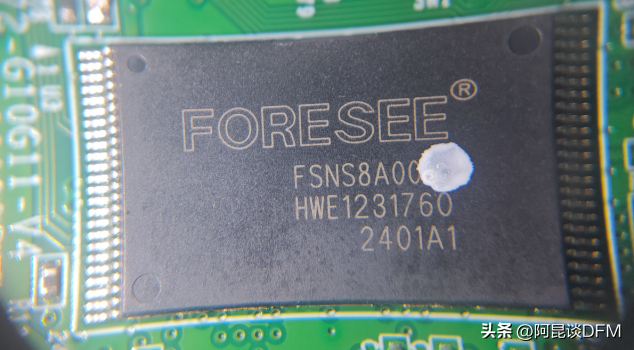 有人找我画一个无线投屏器的PCB，刚好手上有一个拆解看一下