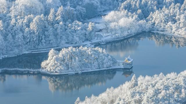雪覆京山：北京山区的冬日童话