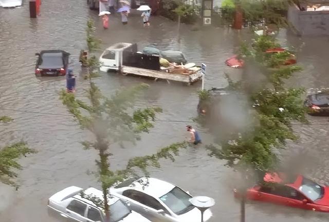 北京13年，遭遇了4次大暴雨，有2个共同特点，让人想不明白