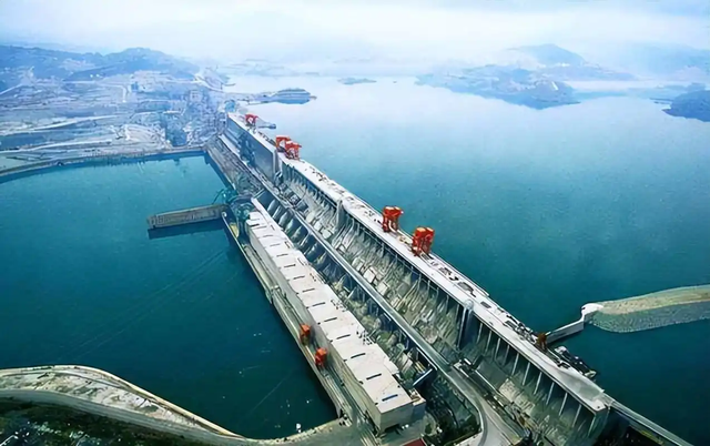 印度主持人说：中国拿1.2万亿在西藏建水电工程，纯属瞎花钱