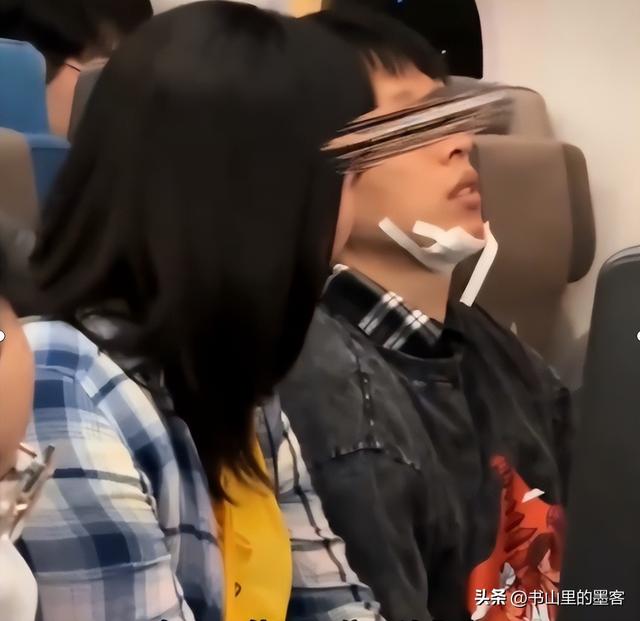 亚航飞机打架事件后续：原因曝光，双方都有受伤，结局令人惋惜！