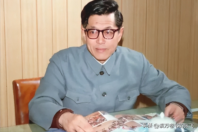 杨振宁的弟弟杨振汉，一查发现，原来他的人生经历也是如此精彩！