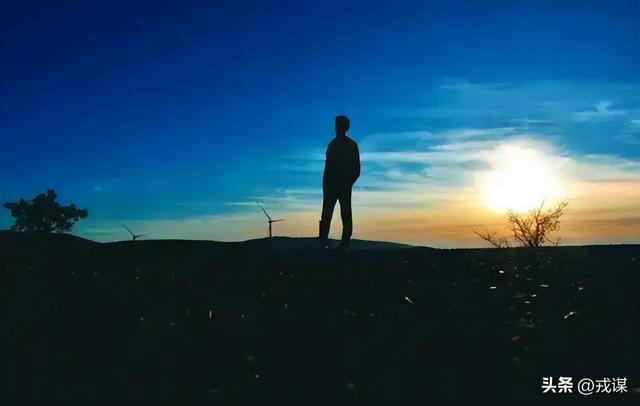 关系越近越要装？守住分寸，感情才能处得长！假亲密比敌人还可怕