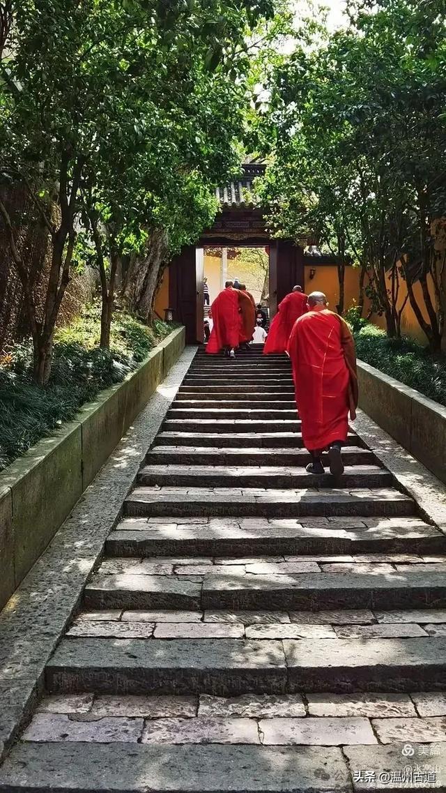 打卡这座1600多年的"越国敦煌"!探秘千年石窟与佛光交织的圣境!