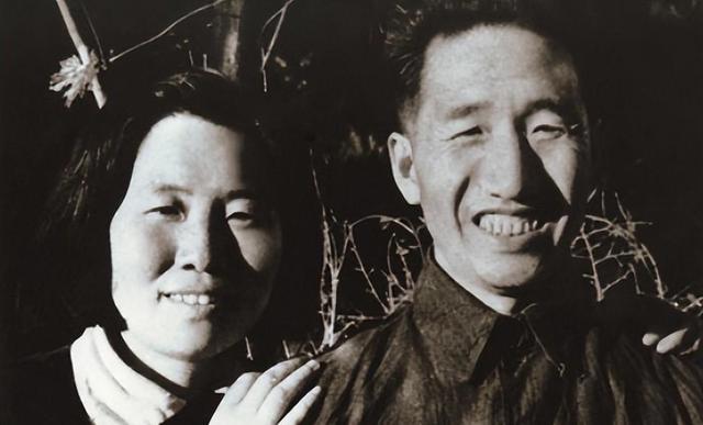 她做过徐向前秘书，后来成为徐向前夫人，唯一的儿子晋升中将
