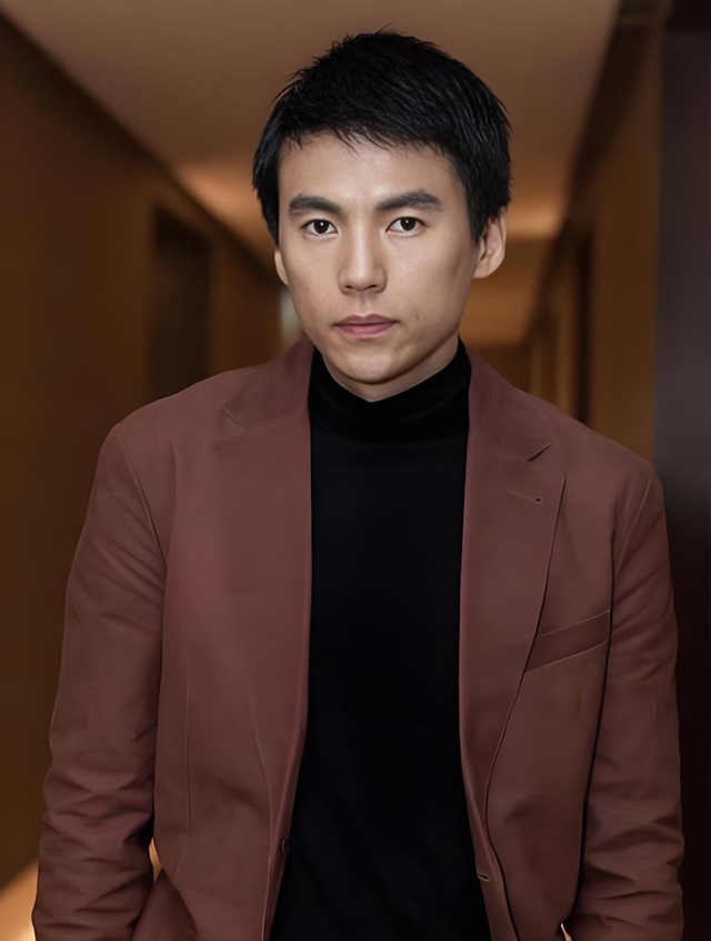 “京圈恶少”王烁：睡遍娱乐圈女星，殴打继母王艳，枪指刘涛老公