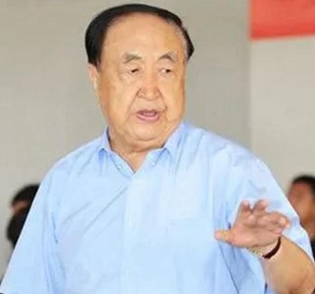 他33岁担任县委书记，57岁担任黑龙江省委书记，查办了东北乔四