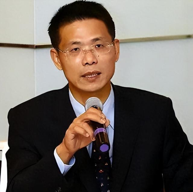 美国发出全球通缉令，逮捕中国芯片科学家陈正坤，现在怎么样了？