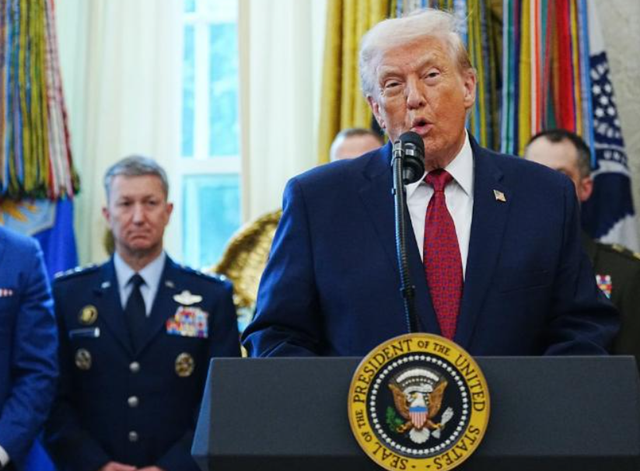 美航母舰队进战位，委电话打到北京，救不救马杜罗？王毅斩钉截铁