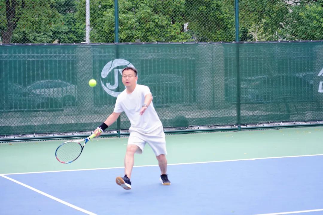 首届网球友谊赛暨武汉市高新技术产业协会网球分会正式成立! 首届网球友谊赛暨武汉市高新技术产业协会网球分会正式成立!
