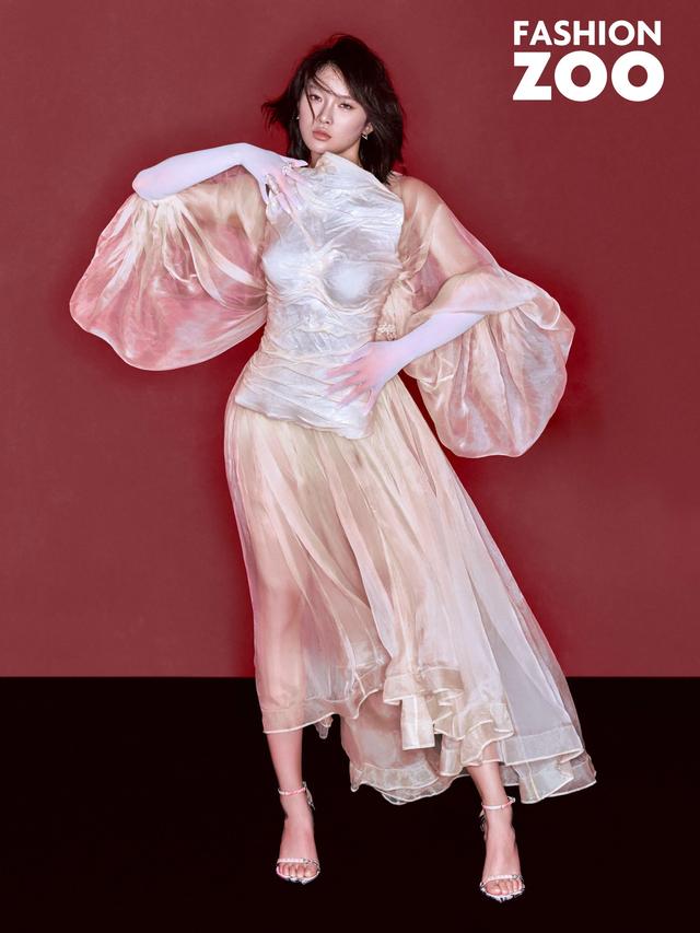 吴艳妮 最新杂志写真大片，充满力量感的美