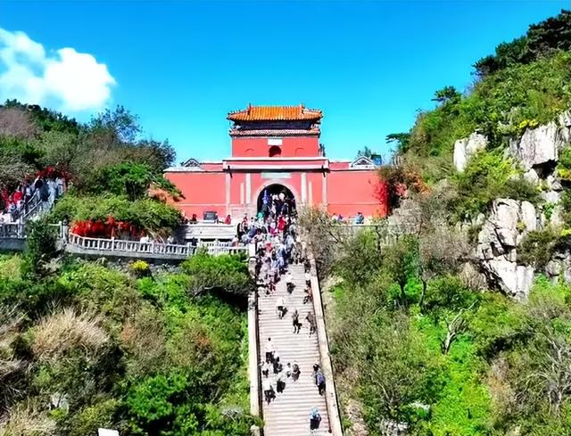 第一次爬泰山别乱走！门票、索道选择+路线安排全攻略