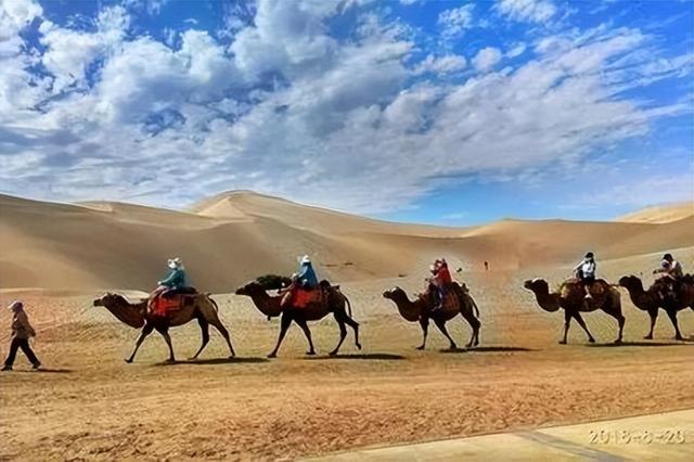 【游玩指南】鸣沙山月牙泉景区：畅玩沙漠秘境，尽享独特风情
