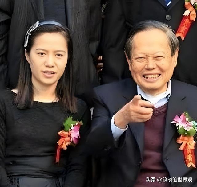 生日才过完17天，103岁杨振宁辞世，生前在翁帆庆生照里开怀大笑