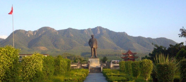 青岛、海南的两座毛公山，一座让孔令华跪地流泪，一座成4A级景区