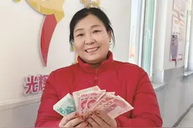 包头：海子乡村民喜领百万土地流转金图片