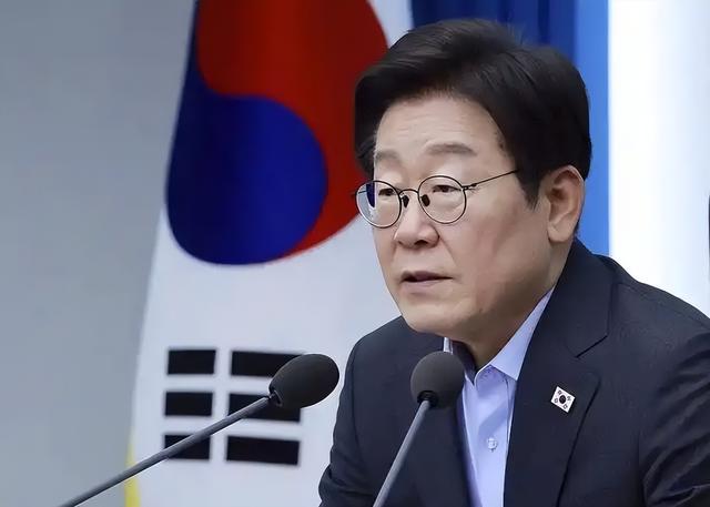 吃完了酒席，李在明启程离京	，分别前终于对华改口，一个时代告终