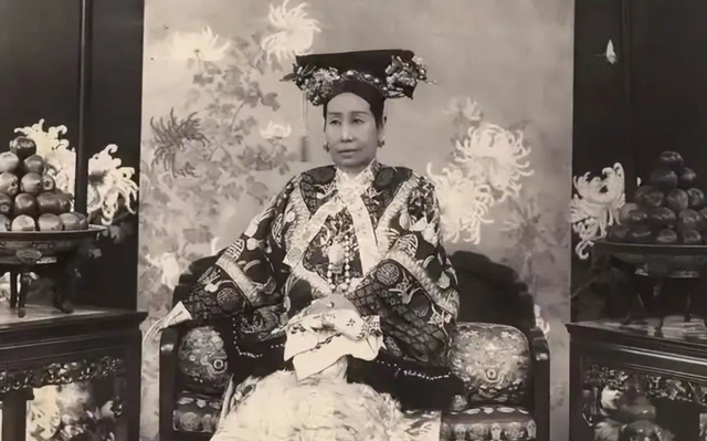 妹妹太丑，哥哥太穷，两人一凑合，却生下6个改写历史的杰出儿子