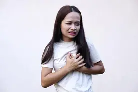 胸闷之谜：成因、识别与应对策略图片