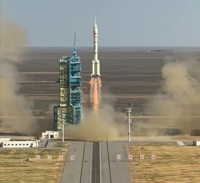神舟二十一号成功发射！美国封锁失败，中国2030年前实现载人登月