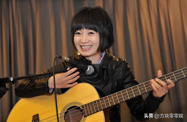 她连上5次春晚，私下却和恩师同居怀孕被骗流产，今57岁依然单身