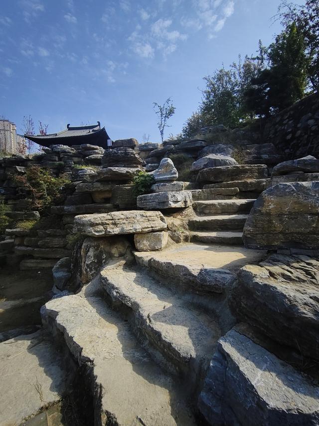 徒步穿越西流湖，赏秋正当时