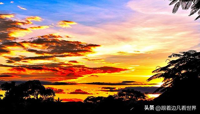 《西双版纳 澜沧行》景迈山翁基古寨晚照：布朗山与夕阳共醉