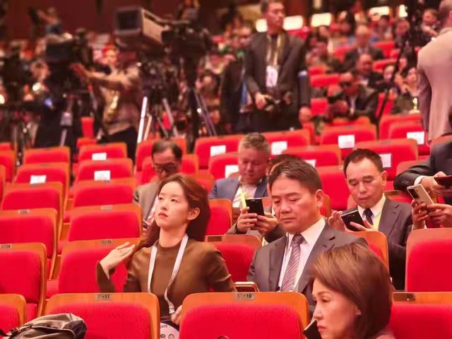 这一次，32岁变了面相的章泽天，给所有想嫁豪门的女人上了一课