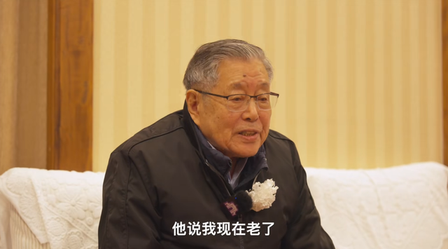 杨振汉赴八宝山送别杨振宁！露面回忆往事，透露了哥哥的一个遗憾