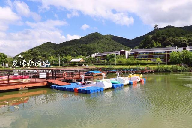 浙江宁波的湖光山色，周边景色都很秀丽，是露营和遛娃的绝佳之地