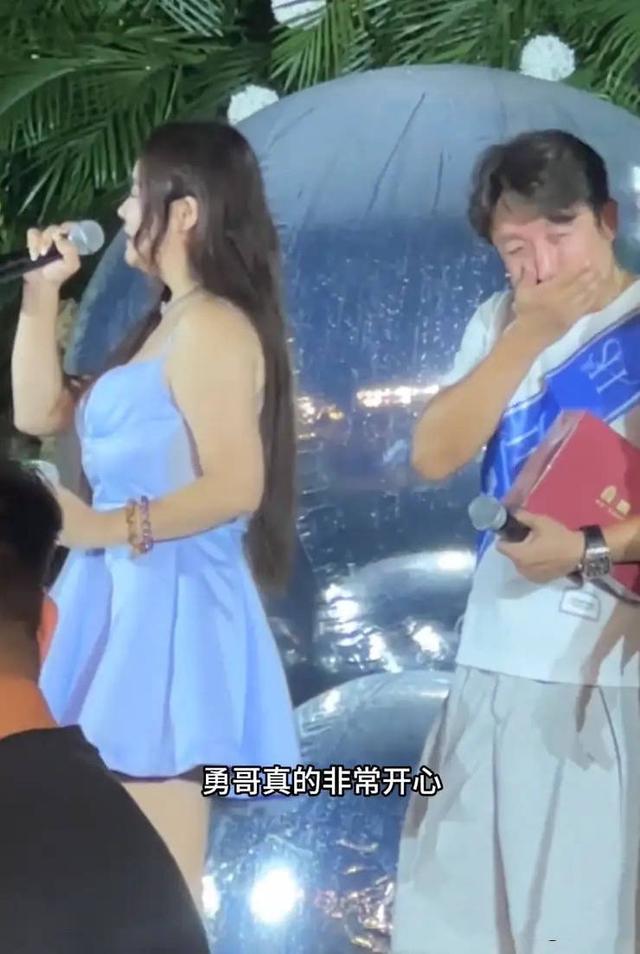 拳王邹市明自爆破产，不止赔光2亿	，其妻子参加婚礼耍酒疯