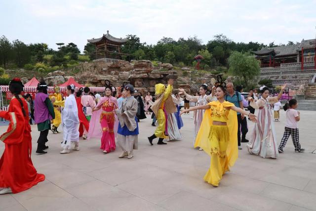 乡宁戎子酒庄夜游嘉年华璀璨启幕西游IP赋能文旅融合新标杆