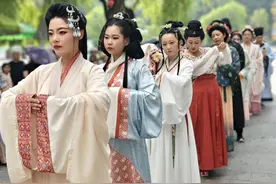“古韵今承”展现汉服之美图片