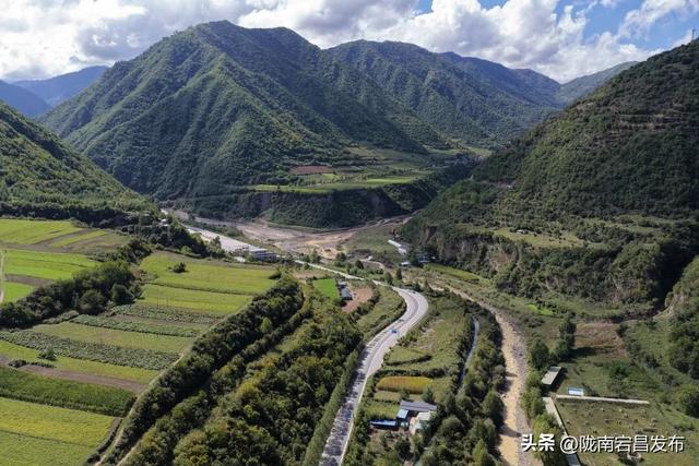 万里长征路•福地哈达铺 | 重走长征路 —“红色圣地・千年药乡”2025宕昌（南河）首届健康跑活动激情开赛