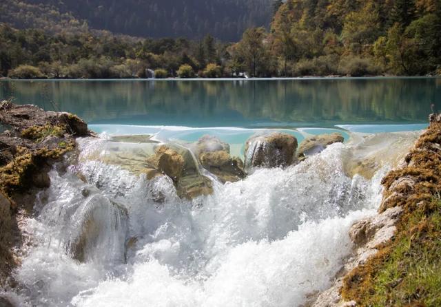 “天下一水”九寨沟