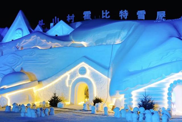 长白山霍比特雪屋村惊艳全网！推开窗，便是林海雪原