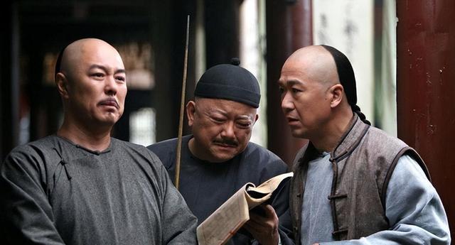 乾隆出一上联：坐北朝南吃西瓜	，皮往东放！为何纪晓岚却不敢对？