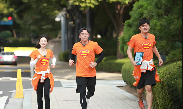 王丽坤跑步：能驯服早晨的人，早已驯服了人生
