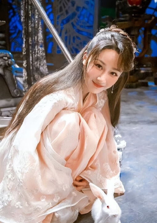 大反差！马思纯公然曝光杨紫私生活，网友：和想象中很不一样