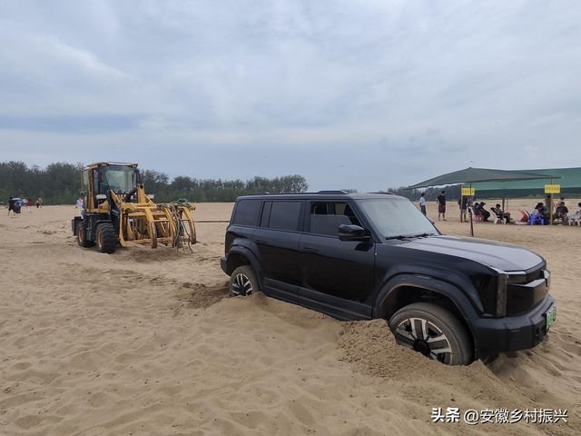 安徽寿县张李乡：淠河湾里金沙滩