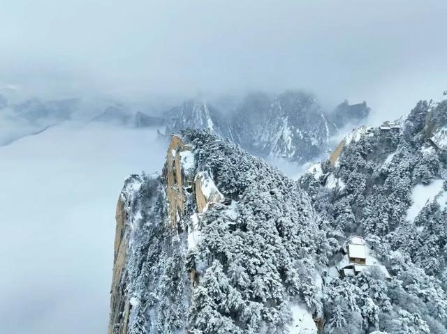 华山封神福利！高铁直达+免费接驳，西峰索道躺平登顶！