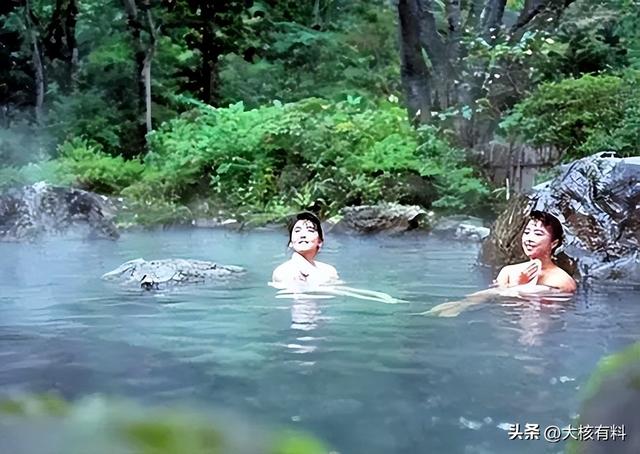 德国混浴温泉只为治病？要求一丝不挂男女混浴，男女共浴要花41欧